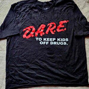 Dare To Resist Drug And Violence T Shirt Men’s Medium Black Graphic Cotton